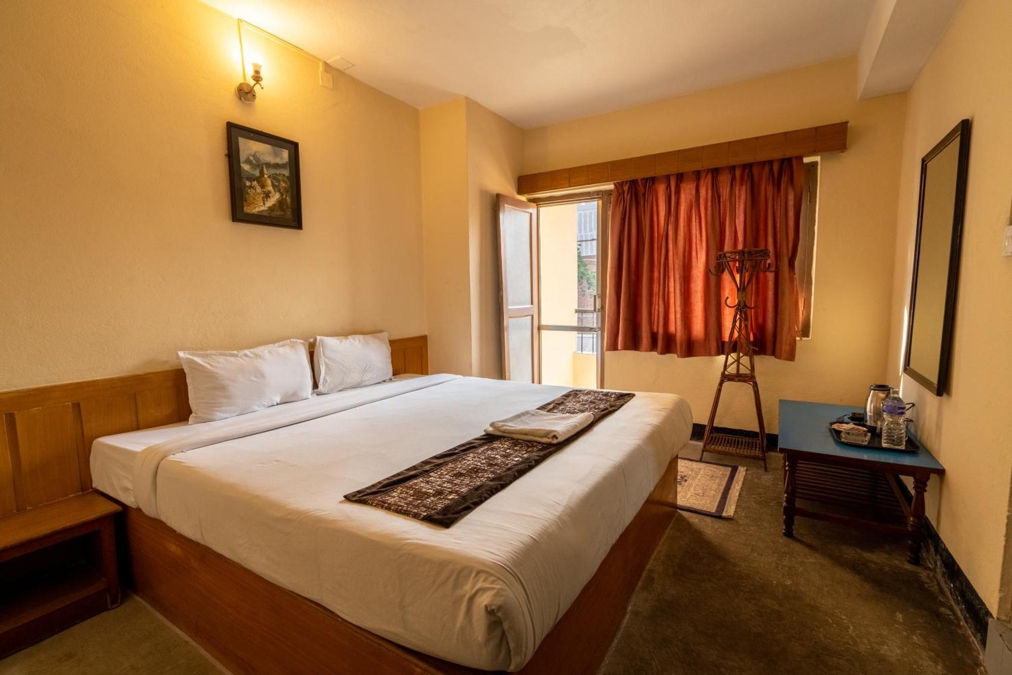 Hotel Nana Kathmandu Buitenkant foto