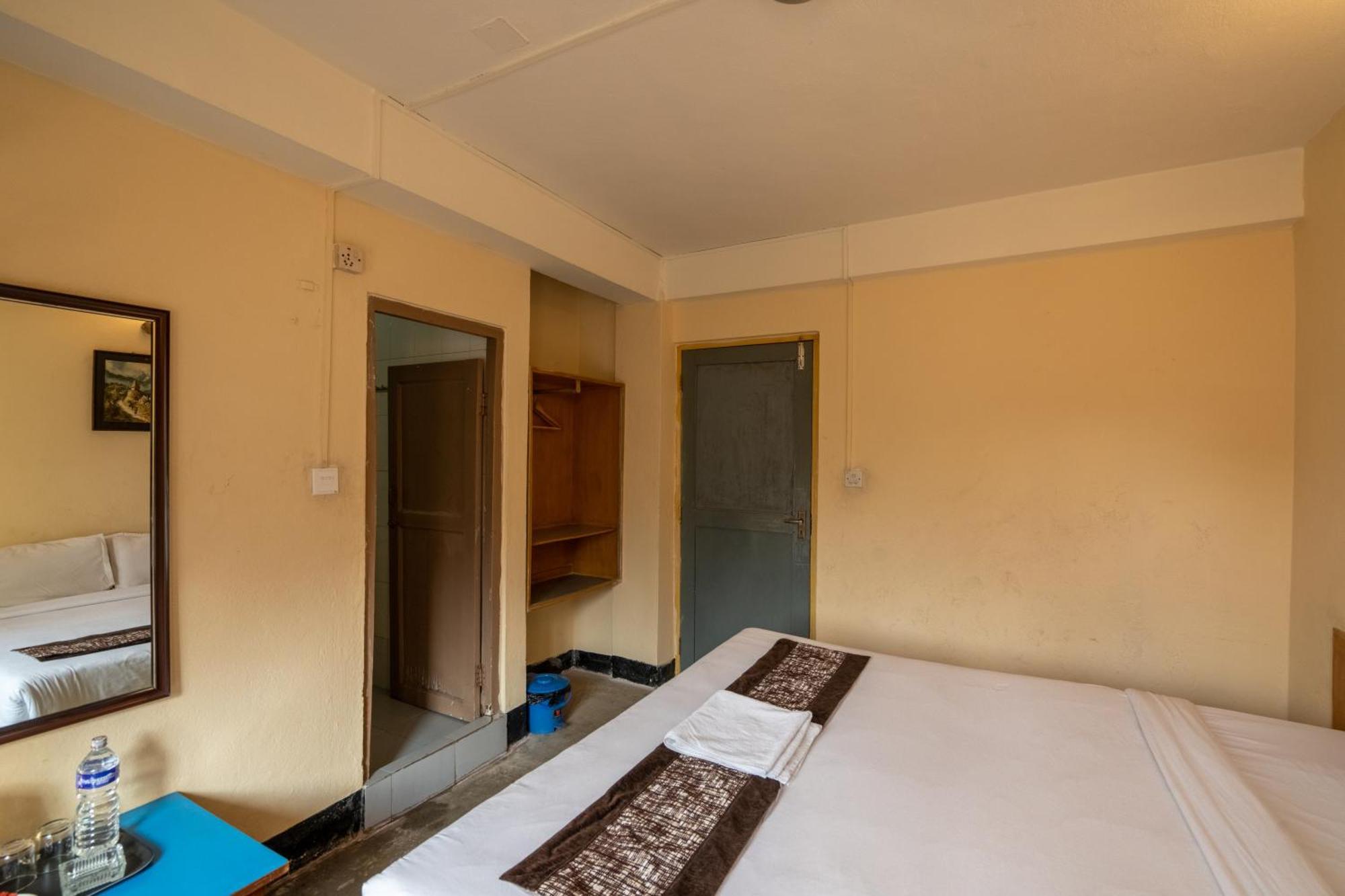 Hotel Nana Kathmandu Buitenkant foto
