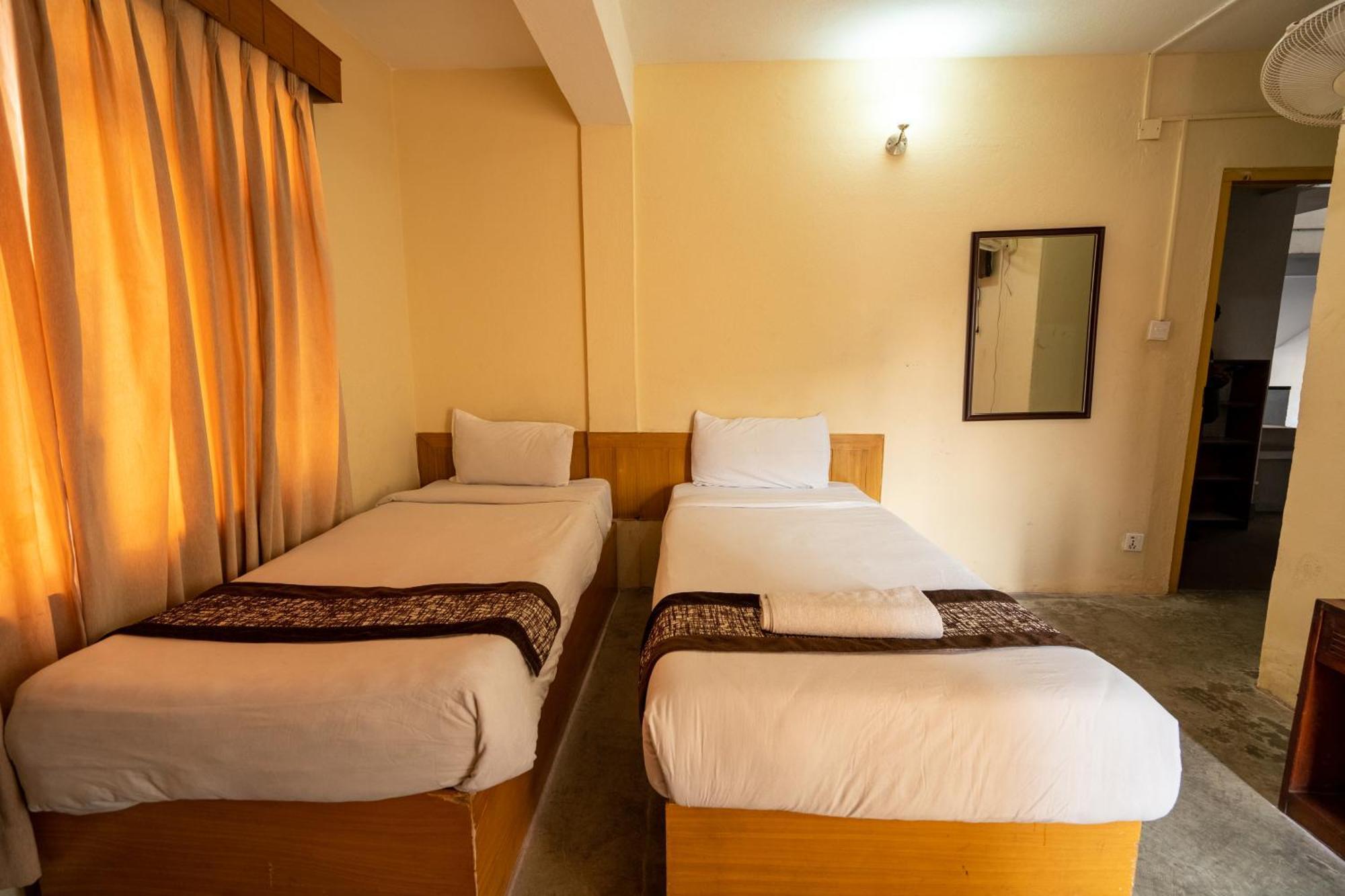 Hotel Nana Kathmandu Buitenkant foto