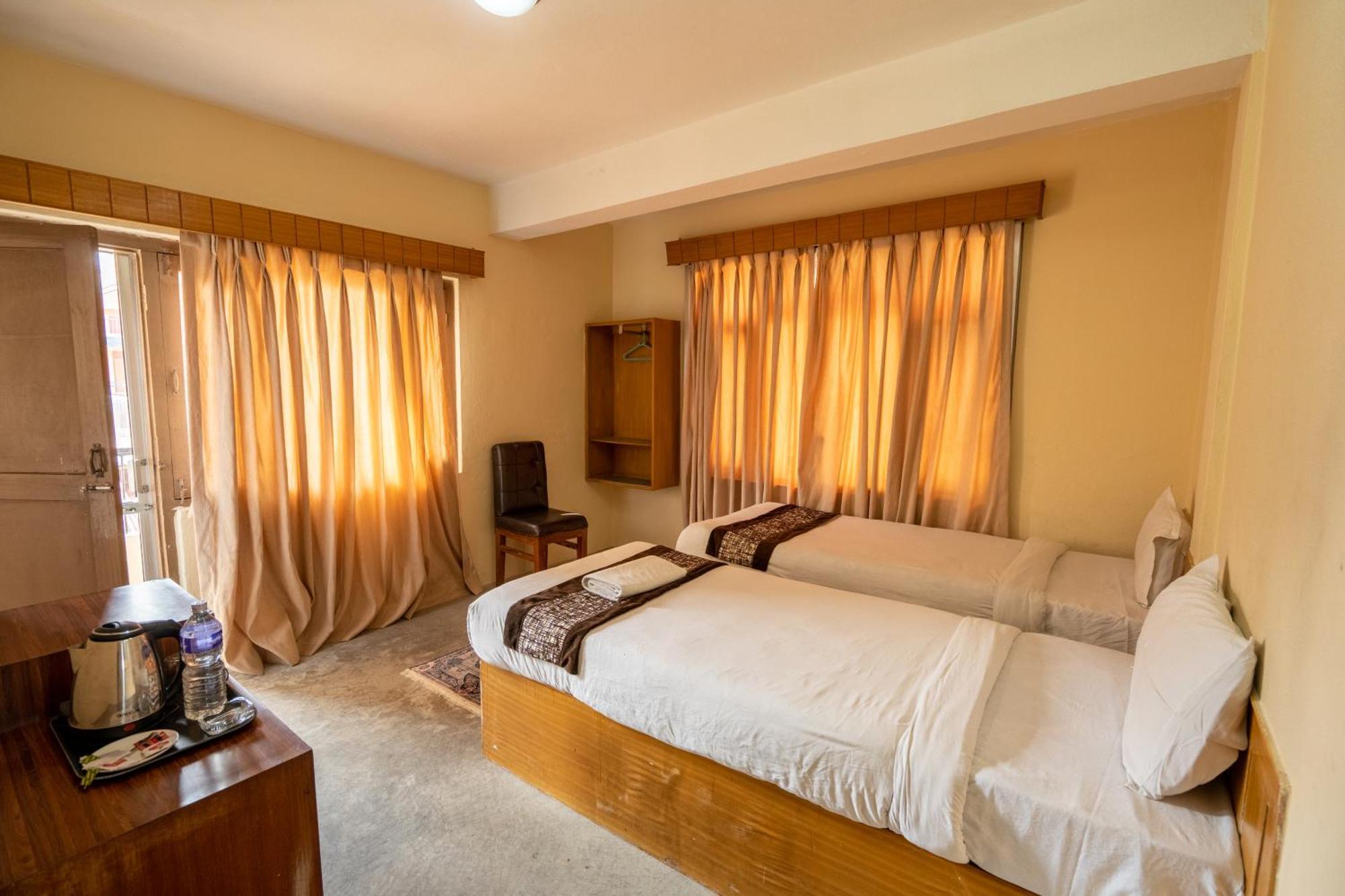 Hotel Nana Kathmandu Buitenkant foto